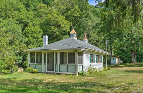 Emporium House | Emporium Colonial Home w/ Large Yard & Fire Pit!