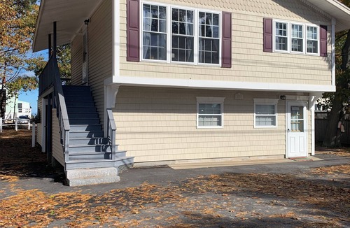 Biddeford Pool Apartment | Enchanting 2-bedroom apartment in the heart of Biddeford Pool at Hills Beach.