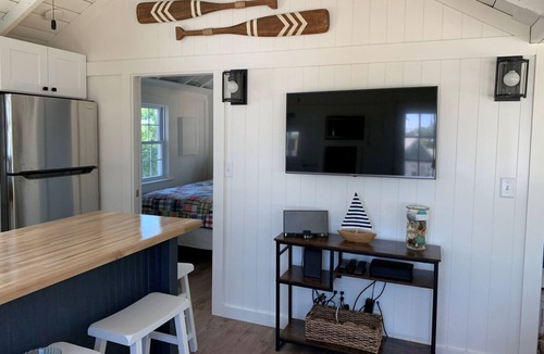 Dennis Port Cottage | ENCHANTING SEASIDE COTTAGE, STEPS TO THE BEACH!