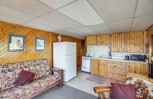 Puposky Cabin | Endless Fun! Lakefront Cabin at Birch Haven Resort