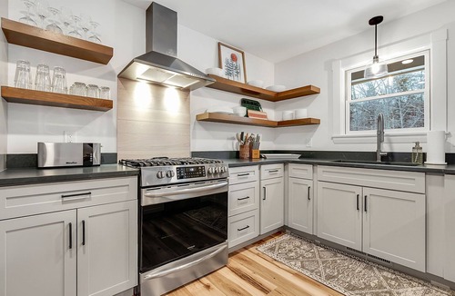 Sunday River Area House | Enjoy a 90 Second, Traffic-Free drive to Sunday River’s South Ridge Lodge!