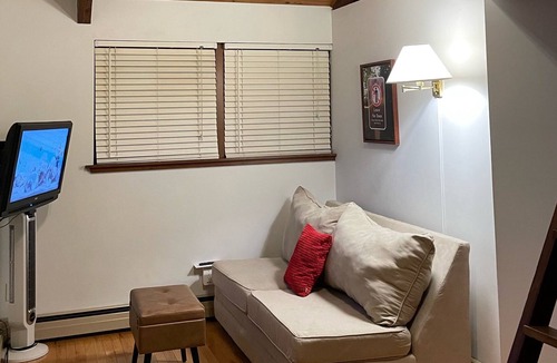 Raymond Apartment | Enjoy Raymond, Maine, USA!