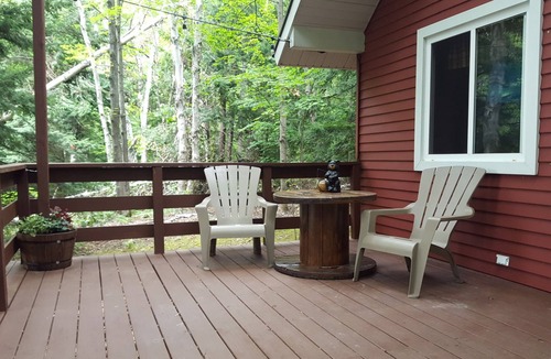 Johannesburg Ski Chalet | Enjoy your vacation at peaceful Lakefront Chalet!