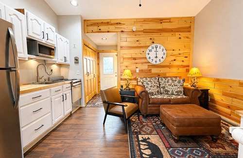 Hill City House | Enjoyable 1-bedroom poolside townhome