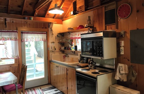 Nobleboro Cabin | Enjoyable 2-bedroom cabin in charming Nobleboro perfect for relaxing stays.