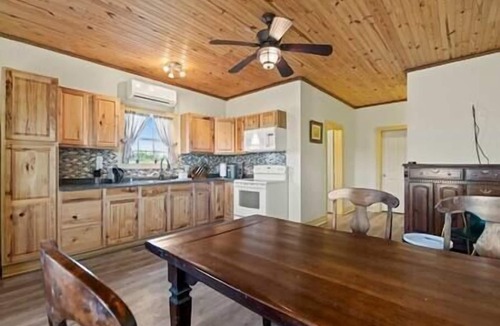 Gober RV Rental | Entire Glamping Eco-Retreat Tranquil Stargazing