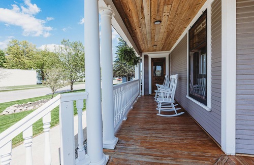 Gaylord House | Entire Home Minutes to Golf Mecca and Downtown Gaylord