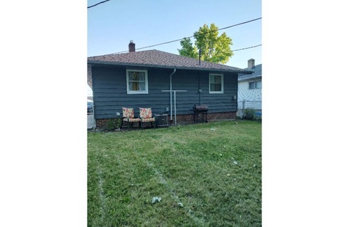 Garfield Heights House | Entire house, quiet street, close to metropark!