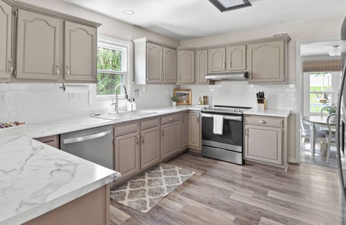 Crestwood House | Entire Louisville Home w/Private Hot Tub - Quiet - Families - Extended Stays