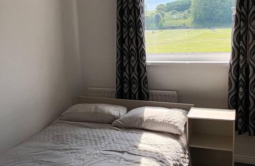 Peterlee Apartment | Entire two bedroom modern house near beach - Durham City
