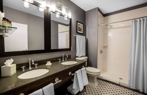 Everett Hotel | enVision Hotel Boston Everett