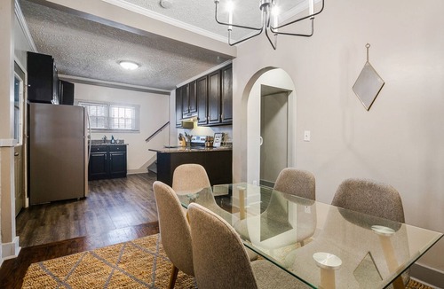Deer Park House | EPIC STOCKED BARDSTOWN RD 2B2BA HOME WITH INDOOR FIRE TABLE AND 3 PATIOS