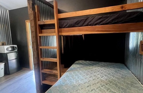 Gnaw Bone Cabin | Equipped Cabin Surrounded by Nature in Indiana