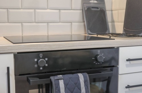 Newcastle-upon-Tyne House | Equipped & Cozy: Fast WiFi, Smart TV, Full Kitchen