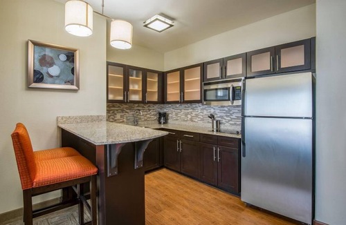Amarillo Apartment | Equipped King Studio | Free Daily Breakfast, Indoor Pool + Fitness Center