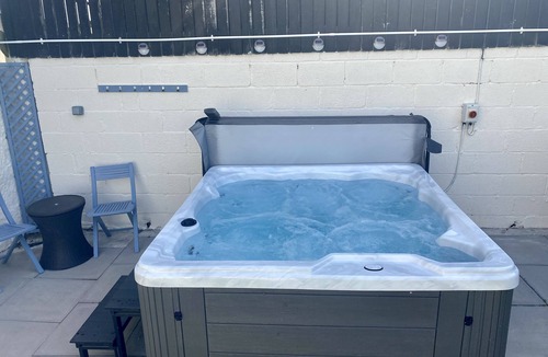 North Bitchburn Cottage | Ervine Cottage - 3 bedroom country cottage with rural views and private hot tub.