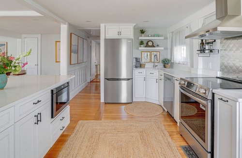 Magnolia House | Escape to Cape Ann | Steps to Beach & Pier!