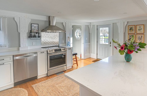 Magnolia House | Escape to Cape Ann | Steps to Beach & Pier!