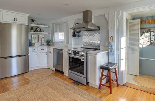 Magnolia House | Escape to Cape Ann | Steps to Beach & Pier!