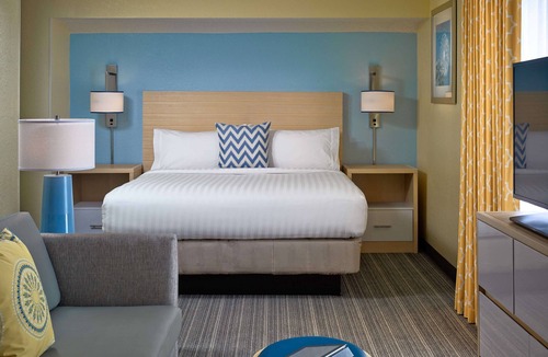 Westlake Hotel | Escape the Hustle and Bustle! Kitchen, Free Parking