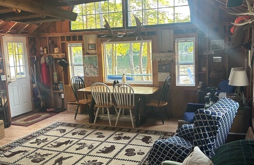 Ellsworth Cottage | Escape to Green Lake