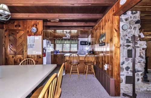 St Germain Cottage | Estrold's Cabin- Pioneer Cabin