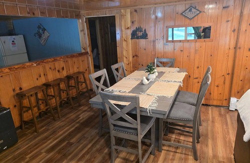 St Germain Cottage | Estrold's Resort Sno-Drift