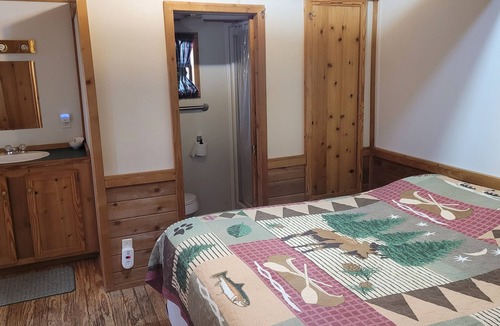 Thompsonville Cabin | Evergreen Cottage near Crystal Mtn