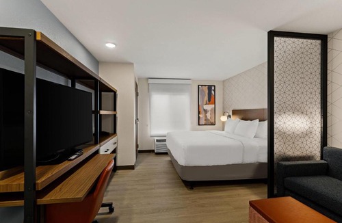 Clarksville Hotel | Everhome Suites Clarksville Ft Campbell Area by Choice Hotels