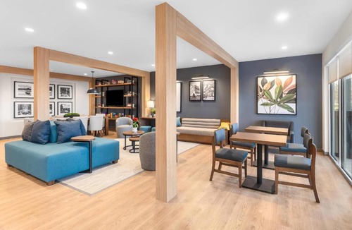Clarksville Hotel | Everhome Suites Clarksville Ft Campbell Area by Choice Hotels