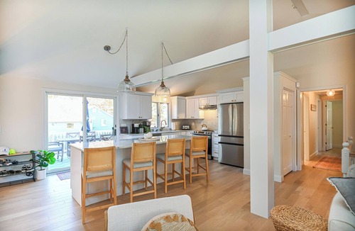 Wells House | Exceptional 6BR Coastal Retreat, 8-Minute Walk to Moody Beach