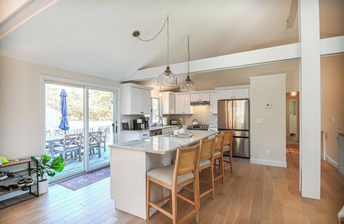 Wells House | Exceptional 6BR Coastal Retreat, 8-Minute Walk to Moody Beach