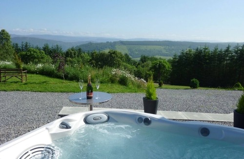 Lewiston House | Exclusive hillside retreat with stunning view and hot tub, ideal for Loch Ness