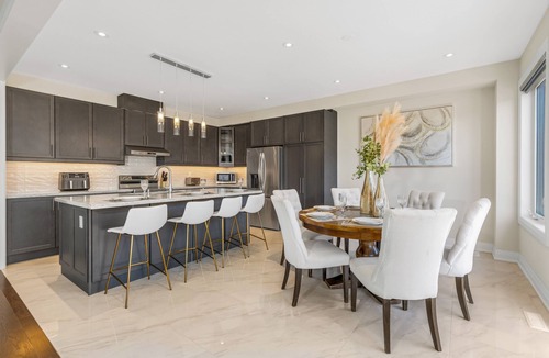 Mount Pleasant House | Executive 5BR-4BATH Detached Retreat Brampton/Miss Border