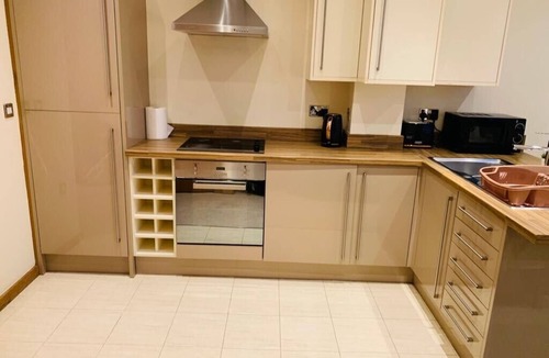 Sunderland City Centre Apartment | Executive Apartment a very short walk to the Sunderland metro and train station.