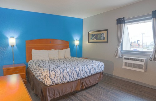Owatonna Hotel | Executive Inn Owatonna Hwy 35