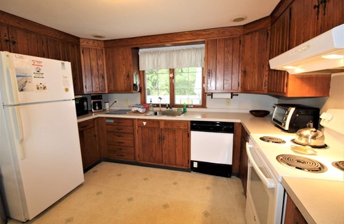 South Orleans House | Expansive Home by Orleans Town Landing (1086)