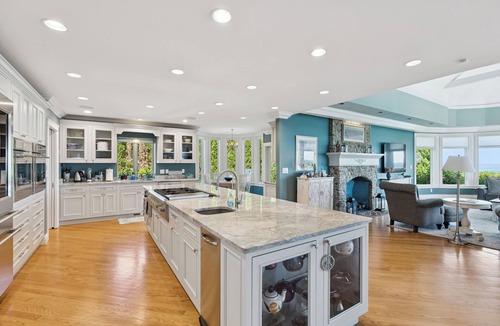 Kennebunkport House | Expansive oceanfront 4+bdr home in KPT, pet friendly, breathtaking sunrise view!