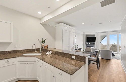 Bay Harbor Apartment | Experience comfort in Maritime Lakeview Suite 406, a 2-bedroom condo in Bay Harbor.