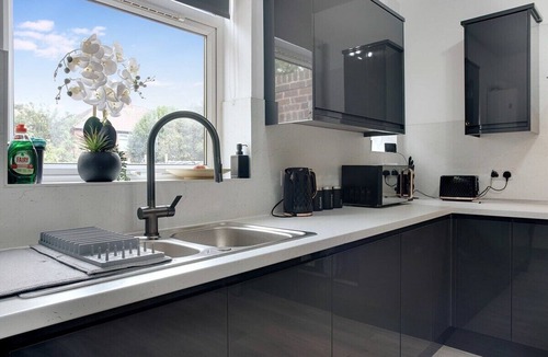 Fenham House | Exquisite 3-Bedroom, Newly Renovated, Sleeps 6