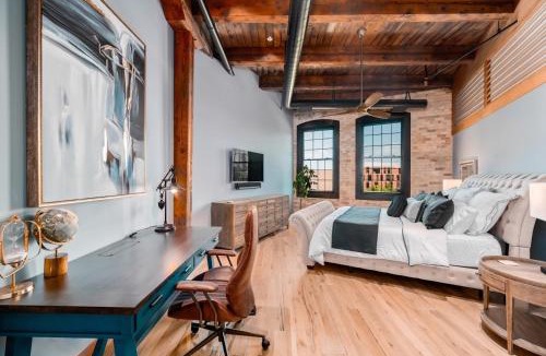 Traverse City Apartment | Exquisite One-of-a-Kind 3BDR Penthouse Condo in Downtown TC
