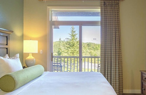 Boyne Falls Resort | Extended Labor Day weekend in a 2BR fully equipped suite w living room & kitchen
