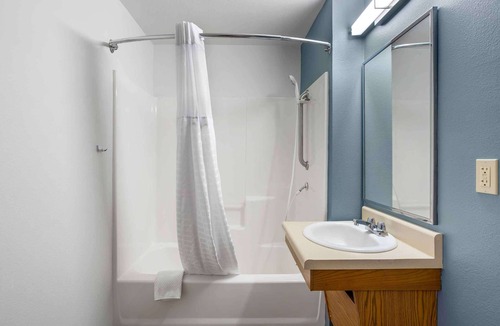 Kalamazoo Hotel | Extended Stay America Select Suites - Kalamazoo - West