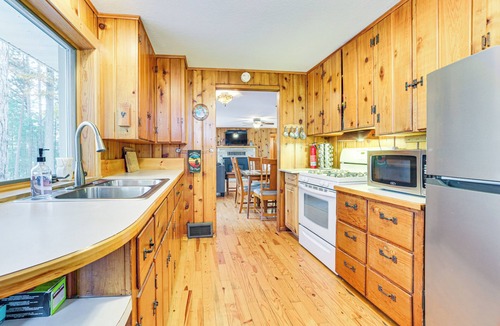 Spruce House | Extended Stay on Hubbard Lake! Quiet Home w/Yard