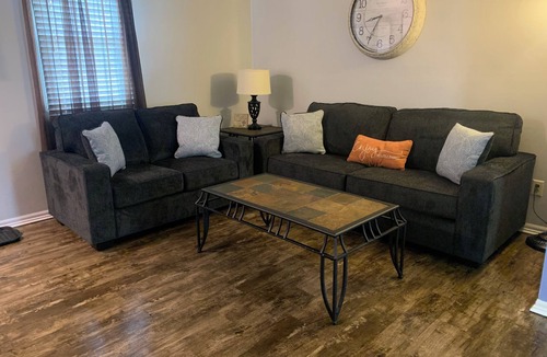 Williamstown Apartment | Ezekiel's Getaway Side 1 near Ark Encounter