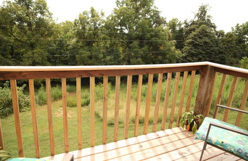 Williamstown Apartment | Ezekiel's Getaway side 2 near Ark Encounter