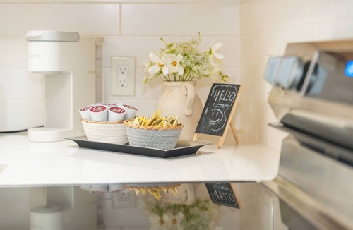 Everett Apartment | Fabulous 3-bedroom apartment with AC in charming Everett