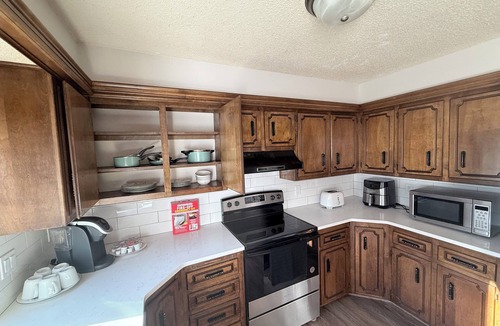 Wichita House | Fabulous 4-bedroom townhome with AC in vibrant Wichita
