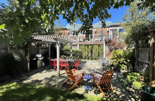 Provincetown Condo | Fabulous HUGE West End 2 bed 2 bath, deck, garden, aircon, parking