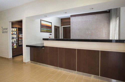 Oshkosh Hotel | Fairfield Inn & Suites Oshkosh